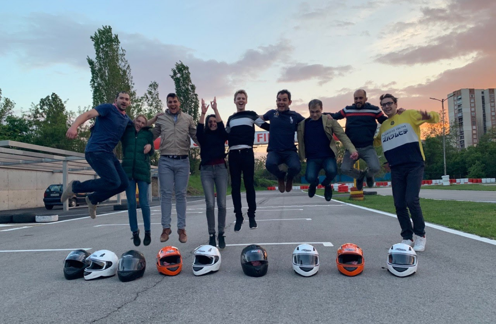 How we manage to work 100% remotely and increase our MRR every Quarter